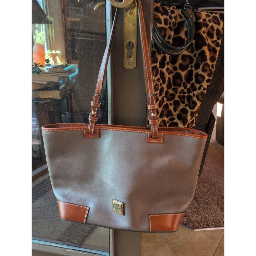 Dooney & Bourke Pebble Grain Taupe Grey  And Brown Tammy Tote Bag Leather Purse